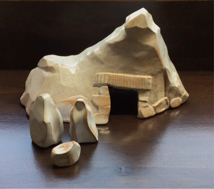 Ceramic Crib with Stable and 3 Figures